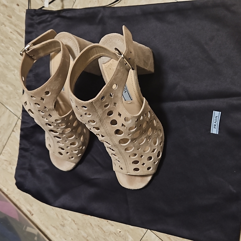 Prada Lazer -Cut Suede Quarzo